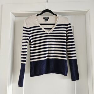 Lord & Taylor 100% Cashmere Classic Navy and Cream V-Neck Sweater - Small